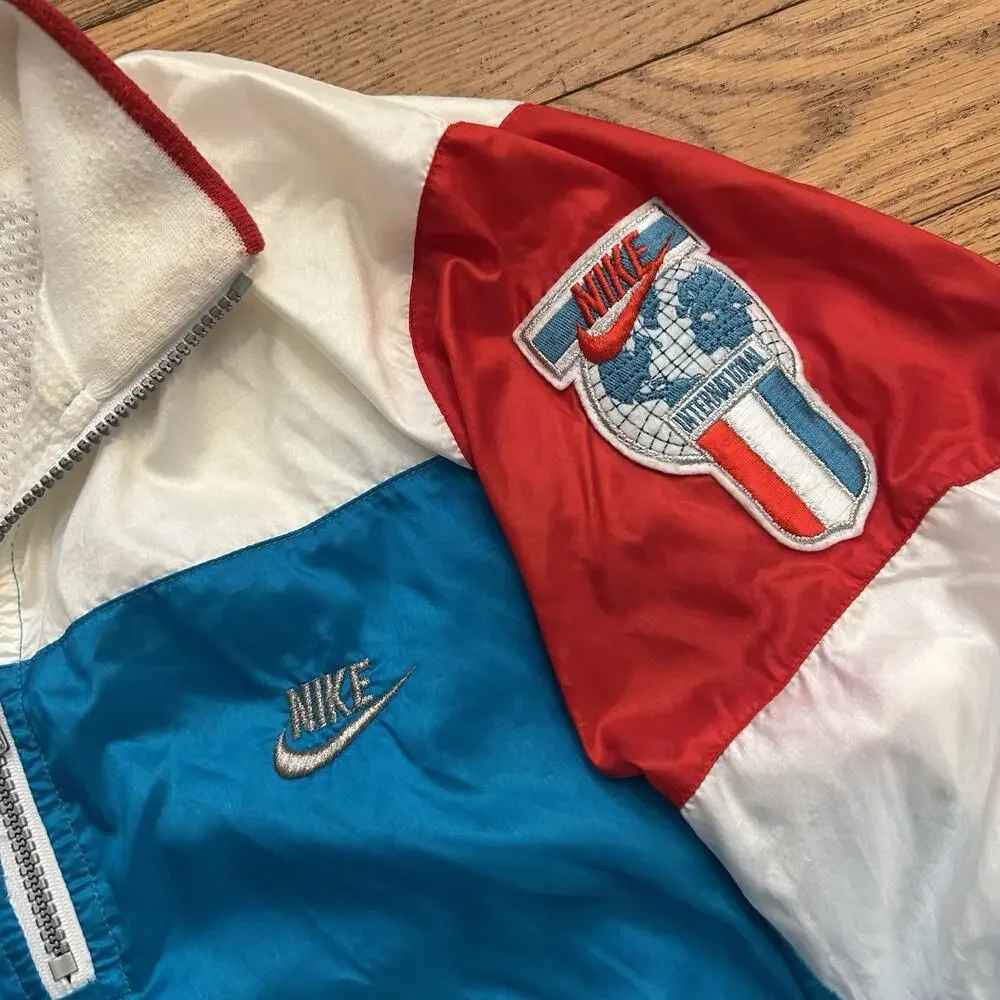 Vintage 80s Nike Grey Tag International Patch Windbreaker Jacket Medium